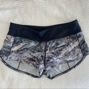 Lululemon speed up shorts. 2.5 inch inseam. Size 6